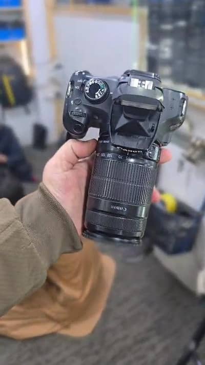 DSLR CANON 1200D FOR SALE