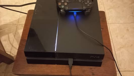 PS4 500 GB 12.52 Version with Original Box and Controller 1100 Series