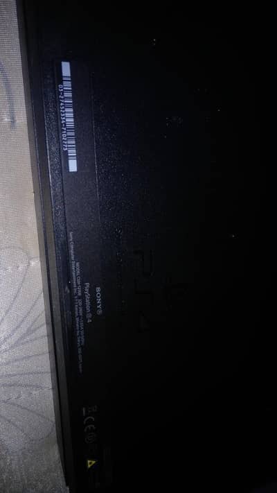 PS4 Fat 1tb storage,new condition 3games minecraft,witcher,watchdogs