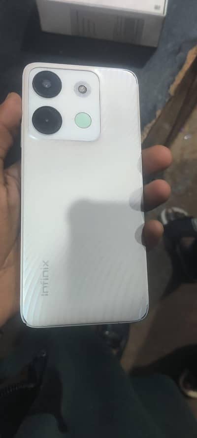 ya mobile ha  jis bhi ko lana ha rabta kara 4 gb ram 64gb mamry