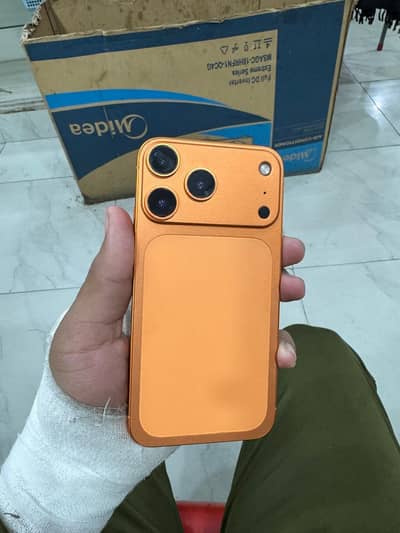 iPhone Xr covert 17 Pro