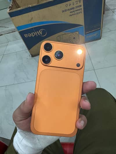 iPhone Xr covert 17 Pro