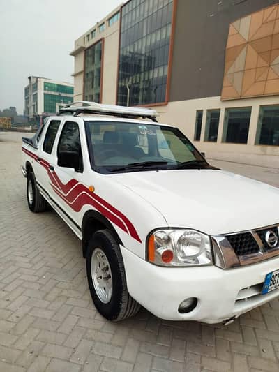 nissan navar double cabin