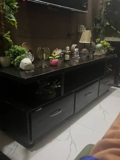 LED RACK & Table condition 8/10 both 15 thousand