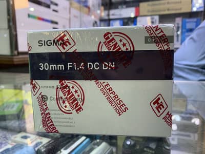 Sigma lens 30. mm 1.4 sony mond new box pic official warranty sigma