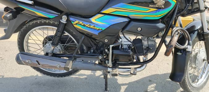 honda pridor black 100cc good condition