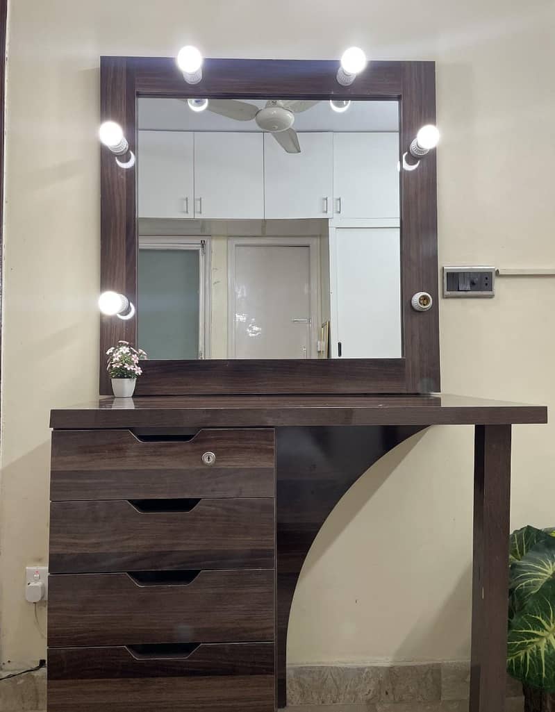 Bed Set + Dressing Table 6