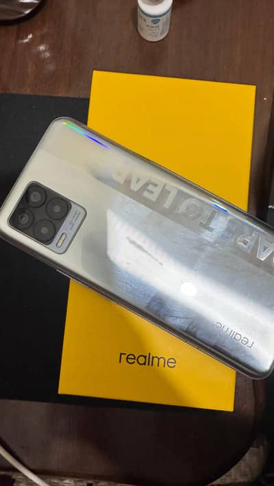 REALME 8