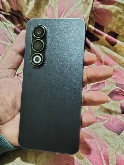 itel s25 6/128 gb AMOLED display in display fingerprint complete box