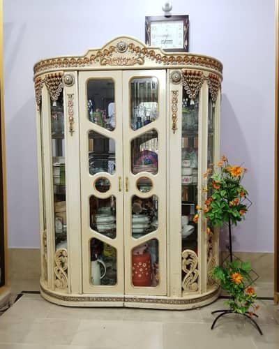 “Complete Bedroom Furniture Set – Bed, Almari, Dressing (Urgent Sale)”