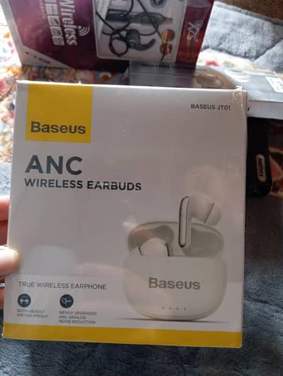 airpords & buds # 03191015885