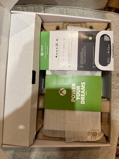 Xbox Series S 512gb White with original controller and accessories Box