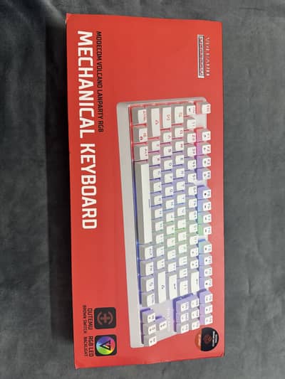 White gaming headset and keyboard rgb (URGENT SALE)