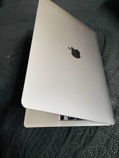 Macbook air M1 panel Broken rest working fine with box and acc