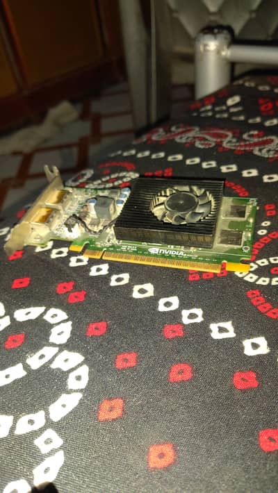 Gt 730 2Gb Or AMD Radeon R7 450 4Gb