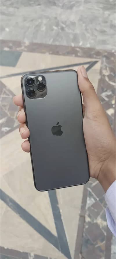 11 pro max only exchange with iphone 13 or upper models