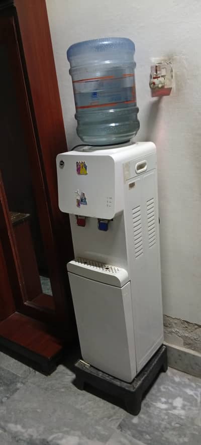 PEL Pearl White Water Dispenser