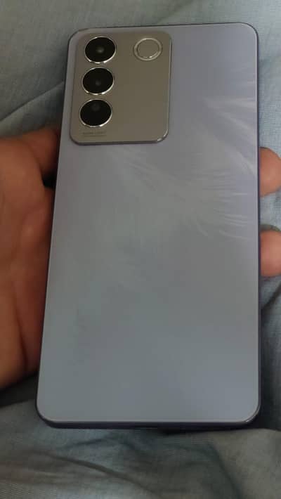 Vivo v27e 8+8 256.120hrtz display.