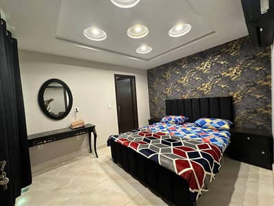 1 BED LUXURY FURNISHED FLAT FOR RENT MAIN BULEVARD NEAR GRAND MOSQUE RAFI BLOCK BAHRIA TOWN LAHORE