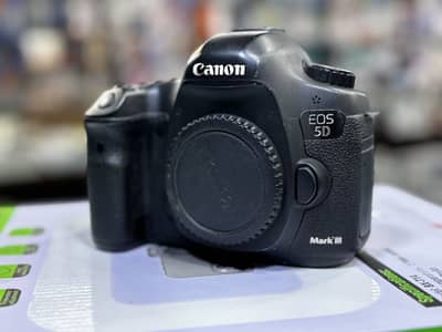 Canon 5D mark III Fullframe body - in good condition