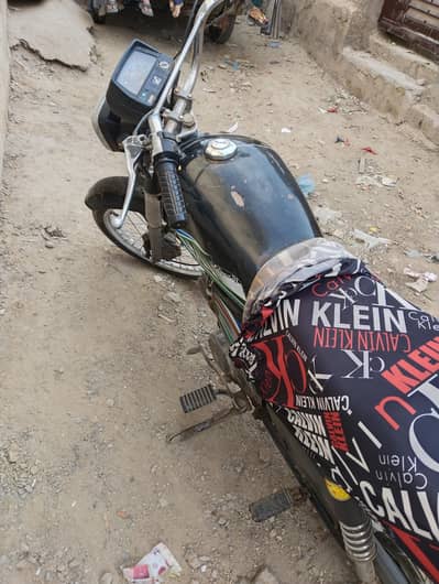 Unique 18 model phone number 03116796984