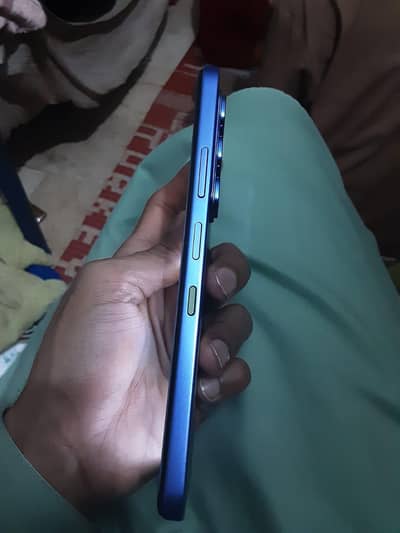 mobile sale kar raha hoon