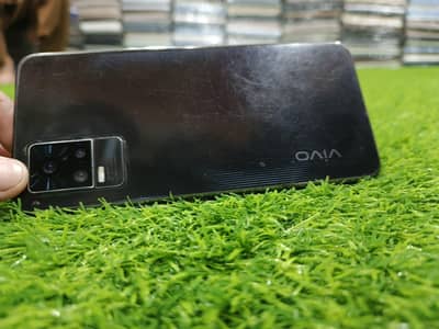 vivo v21e 10/9 Good condition Box and mobile