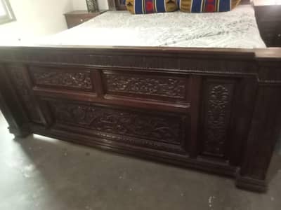 bed without matris and dressing for sale