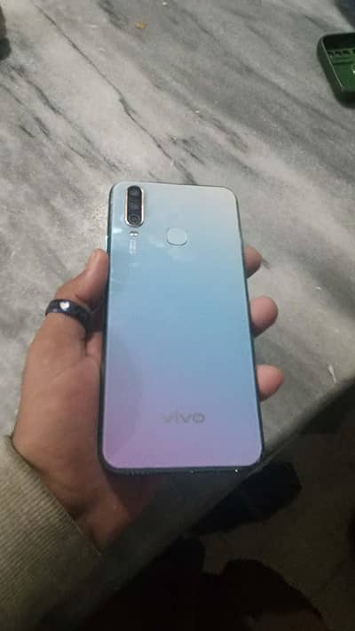 Vivo phone y17