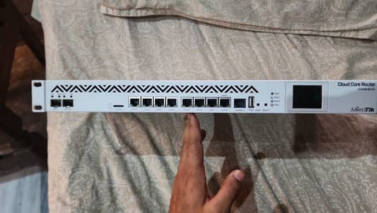 Mikrotik 1036-8G-2S+ EM