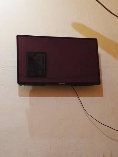 LCD 32 inch urgent sale