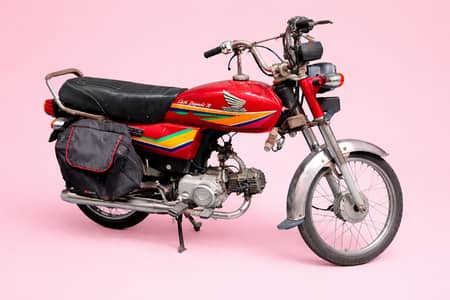 HONDA CD 70 (Model 1997) HOME USED, GOOD CONDITION FOR SALE IN LAHORE