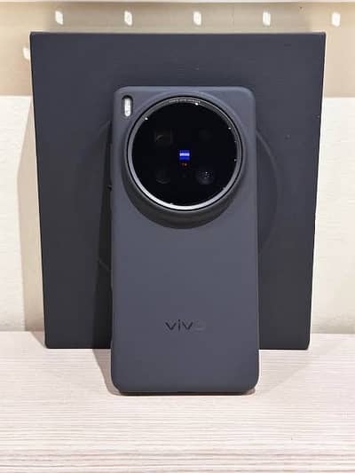Vivo X200 Ultra ( Black) - 512GB - 200MP Zeiss Beast!
