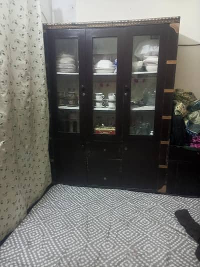 showkas and safealmari good condition