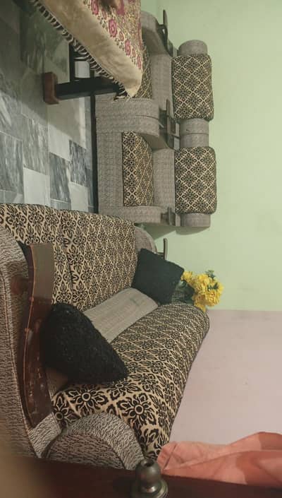 5 siter sofas set for urgent sale