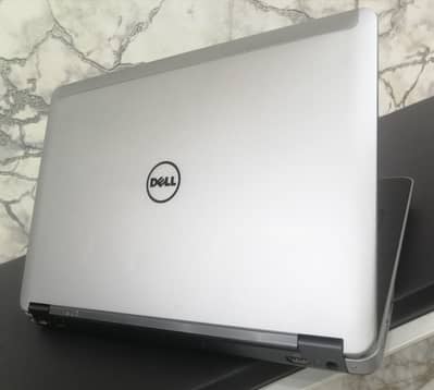 i5, 4th, 8/256 with 2 gb AMD Redion Graphic