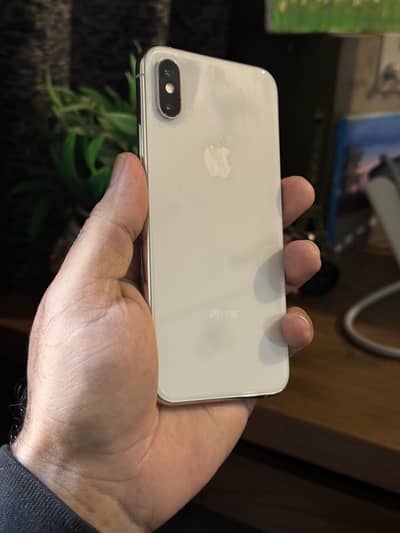 iPhone Xs 64GB White PTA Approved