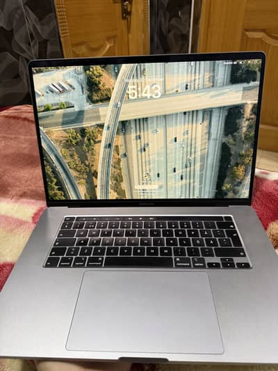 MacBook Pro 2019 16 inch 16/512