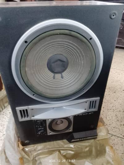 pioneer deck with speaker