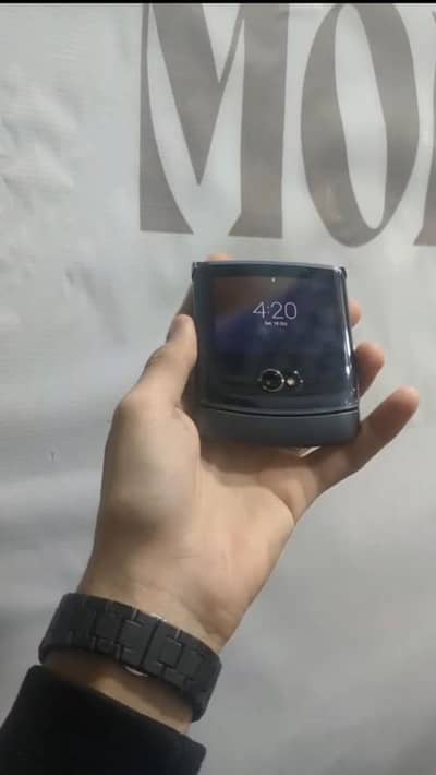 Urgent Sale – Razer Flip  | 6/128 PTA Approved | Minor Issue*