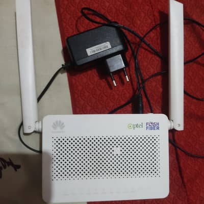 PTCL FLASH FIBER HUAWEI DUAL BAND 5G Router