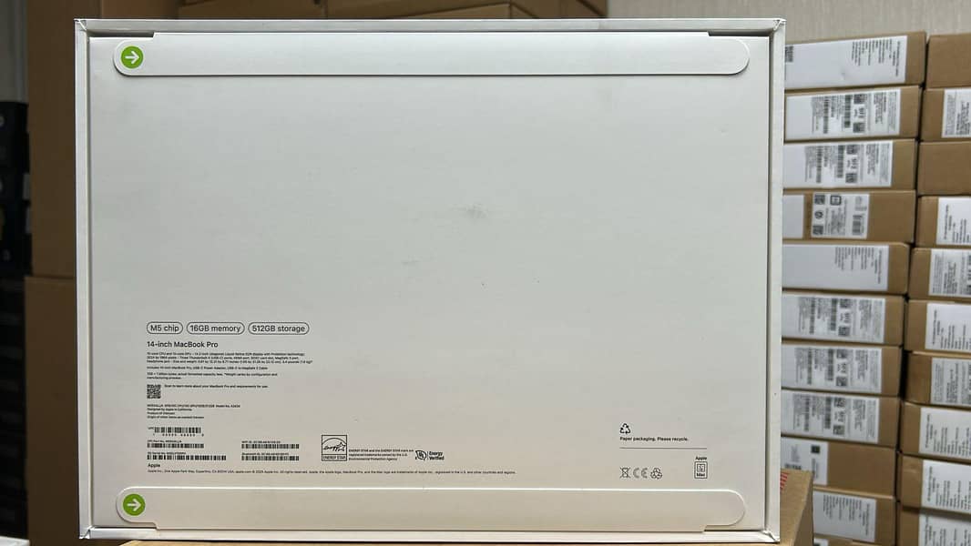 Macbook Pro M5 / MacBook 16/512 / M5 / 14