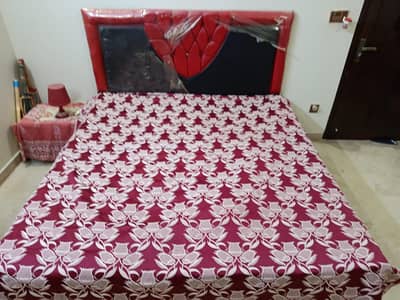 Habitt Wooden Queen Sized Bed