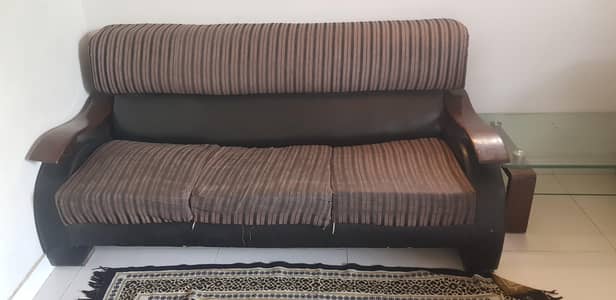 urgent sale for sofa set 5  seat