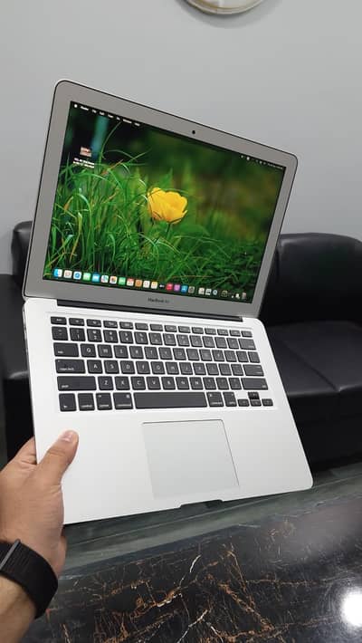 APPLE MACBOOK AIR FOR SALE BRAND NEW CONDITION