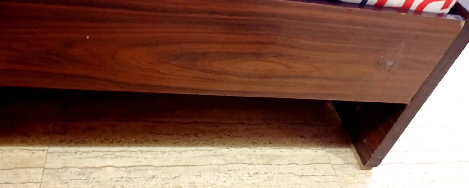 Queen Bed with Centre piece 1