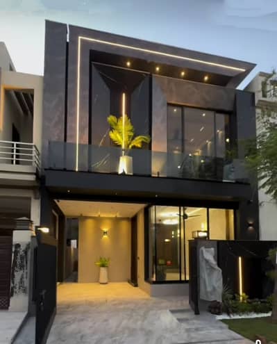 5 MARLA BRAND NEW ULTRA MODERN HOUSE FOR SALE NEAR TO PARK