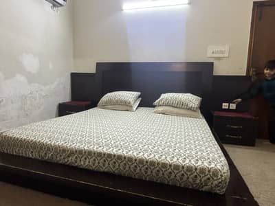King size bed and side tables
