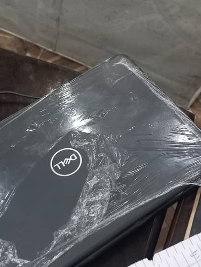 Dell latitude 3300 i5-8th Gen 8GB Ram 256 SSD with TouchDisplay