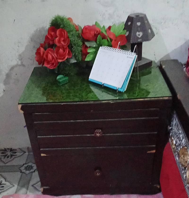 bed side tabal 2